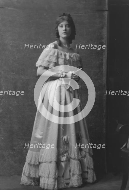 MacKaye, Elsie Herbert, Miss, portrait photograph, 1917 May 1. Creator: Arnold Genthe.