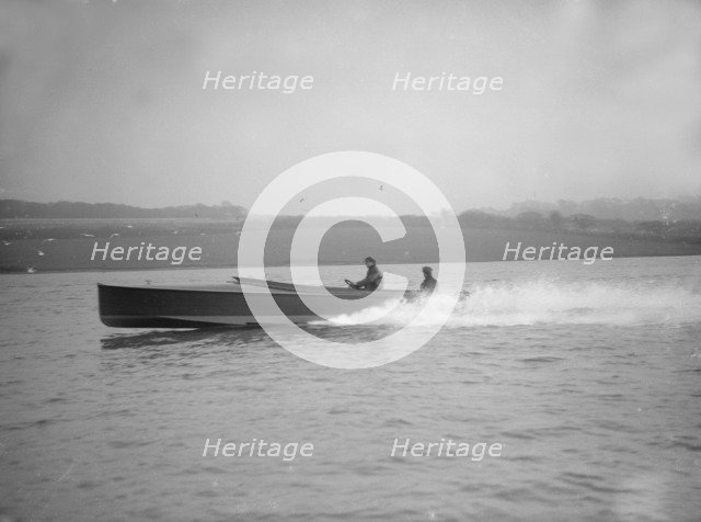 Unknown hydroplane underway, 1912. Creator: Kirk & Sons of Cowes.