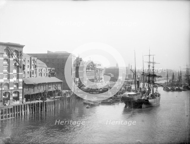 Billingsgate Market, Lower Thames Street, City of London, Greater London, 1880. Artist: Henry Taunt