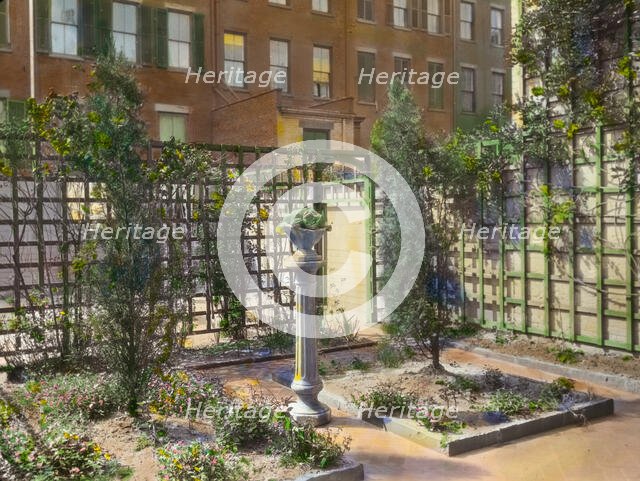 Unidentified townhouse garden, probably in New York, New York, or Philadelphia, Pennsylvania, c1922. Creator: Frances Benjamin Johnston.
