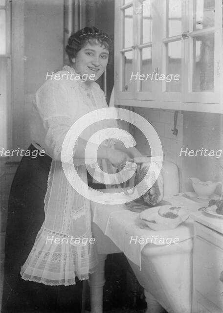 Mme. Ober, 1914. Creator: Bain News Service.