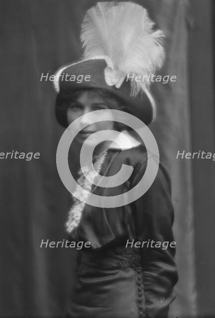 Blair, Sophia, Miss, portrait photograph, 1912 July 5. Creator: Arnold Genthe.