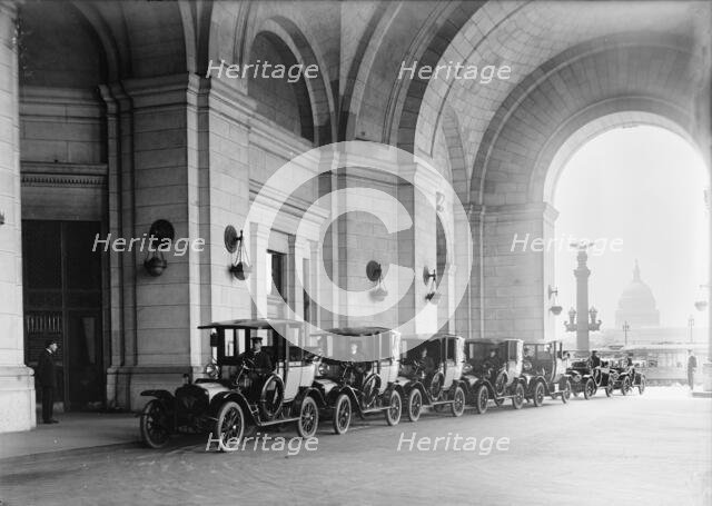 Federal Taxicab - Cabs at Union Station, 1914. Creator: Harris & Ewing.