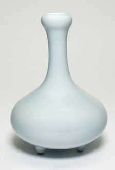 Globular Vase with Tall Neck, Qing dynasty (1644-1911), Qianlong reign mark and period (1736-1795). Creator: Unknown.