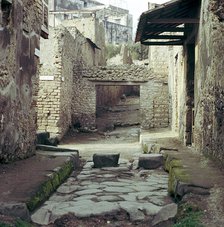 A street and houses, Pompeii, Italy. Creator: Unknown.