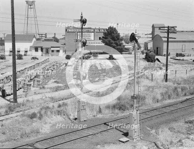 From the overpass approaching Fresno, between Tulare and Fresno, California, 1939. Creator: Dorothea Lange.
