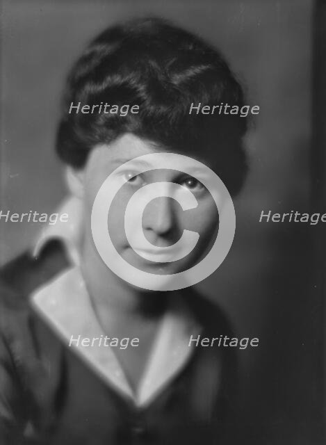 Lasky, Jesse, Mrs., portrait photograph, 1914 Sept. 4. Creator: Arnold Genthe.