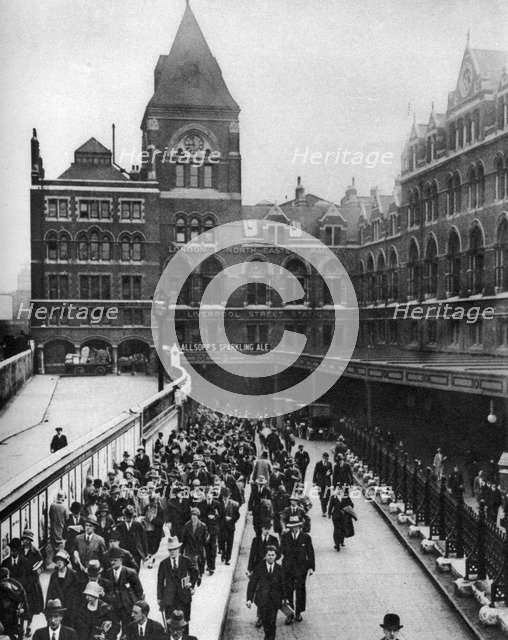 Liverpool Street Station at nine o'clock in the morning, London, 1926-1927. Artist: Unknown