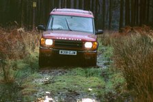 2000 Land Rover Discovery TD5. Artist: Unknown.