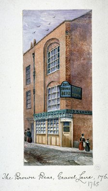 View of the Brown Bear Tavern, Gravel Lane, Houndsditch, City of London, c1825. Artist: Anon