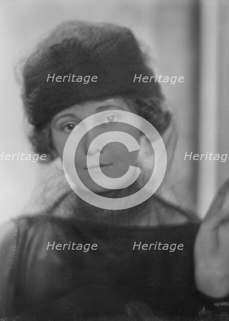 Mrs. W.H. Van Velck, portrait photograph, 1918 June 15. Creator: Arnold Genthe.