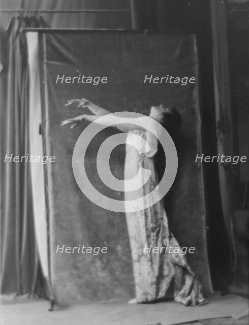 Lasell, Hildegarde, Miss, portrait photograph, 1916. Creator: Arnold Genthe.