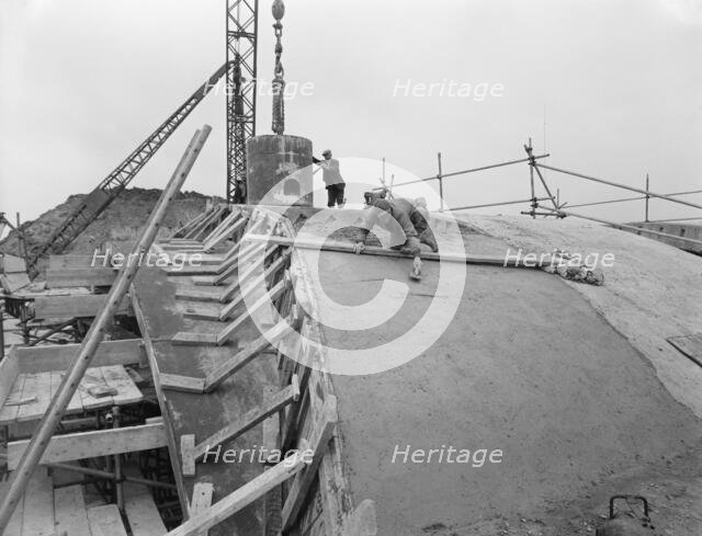 M1 Motorway, Bridge 52, M1, Newport Pagnell, Milton Keynes, 21/10/1958. Creator: John Laing plc.