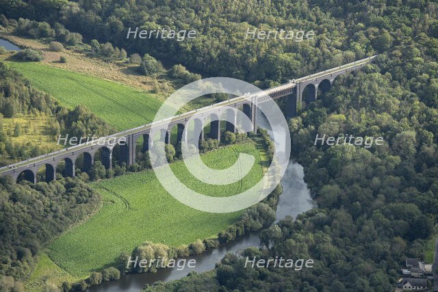 Conisbrough Viaduct, built using the Blondin aerial ropeway system for the Dearne Valley Railway, Do Creator: Robyn Andrews.