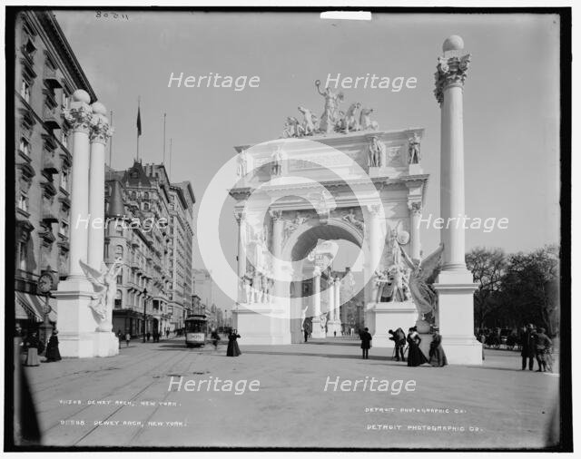 Dewey Arch, New York, between 1898 and 1901. Creator: Unknown.