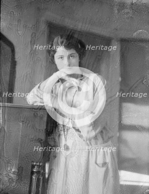 Campbell, Mary Catherine, portrait photograph, 1922 Sept. 8. Creator: Arnold Genthe.