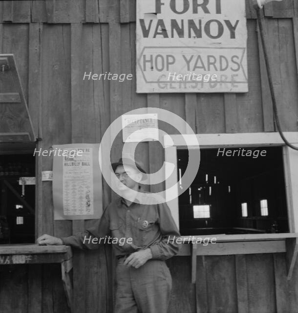 Deputy sheriff, stationed at..., near Grants Pass, Josephine County, Oregon, 1939. Creator: Dorothea Lange.