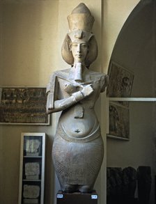 Colossal statue of Akhenaten.