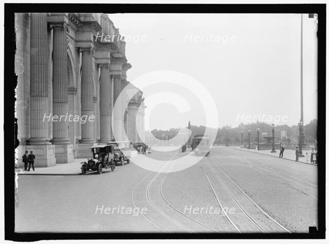 Union Station scene, between 1913 and 1917. Creator: Harris & Ewing.