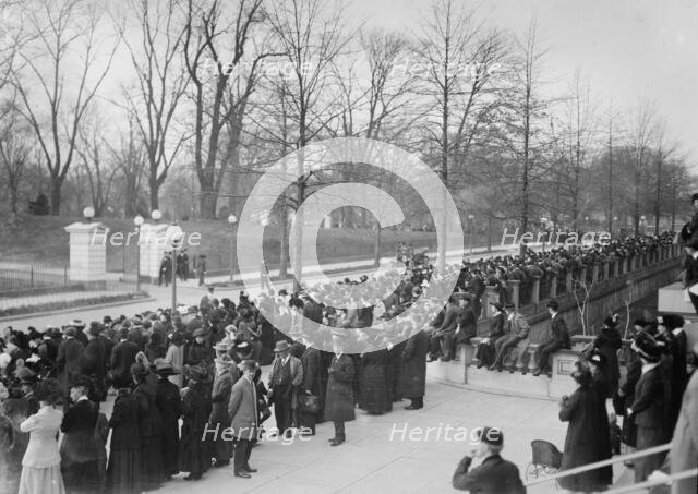 Crowd at White House, between c1910 and c1915. Creator: Bain News Service.