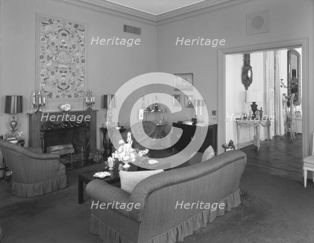 Dr. and Mrs. Leon Levy, residence at 1409 S. Ocean Blvd., Palm Beach, 1959. Creator: Gottscho-Schleisner, Inc.