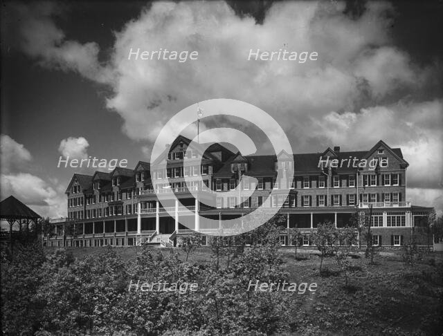 Montanesca Hotel, between 1890 and 1905. Creator: Unknown.