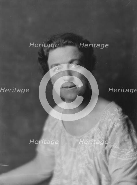 Stone, B.W., Mrs., portrait photograph, 1915. Creator: Arnold Genthe.