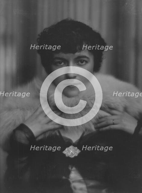 Rose, Walter, Mrs., portrait photograph, 1916 Apr. 11. Creator: Arnold Genthe.