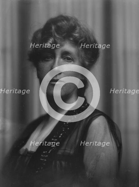 Henry, Mrs., portrait photograph, 1916. Creator: Arnold Genthe.