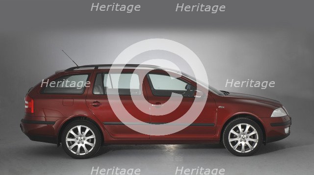 2007 Skoda Octavia estate. Artist: Unknown.