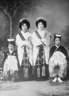 Japanese girls, between c1915 and c1920. Creator: Bain News Service.