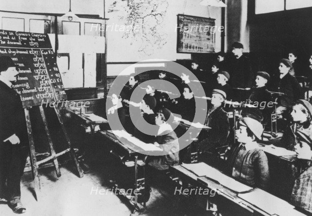 A class in Hebrew at the Jewish Free School, c1907. Artist: Unknown