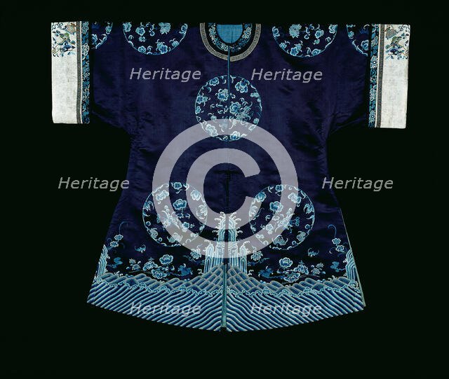 Woman's Waitao (Semiformal Domestic Surcoat), China, Qing dynasty (1644-1911), 1820/40. Creator: Unknown.
