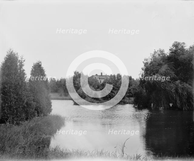 Glenn Ellynn (i.e. Glen Ellyn), Ill., a suburban residence, between 1880 and 1899. Creator: Unknown.
