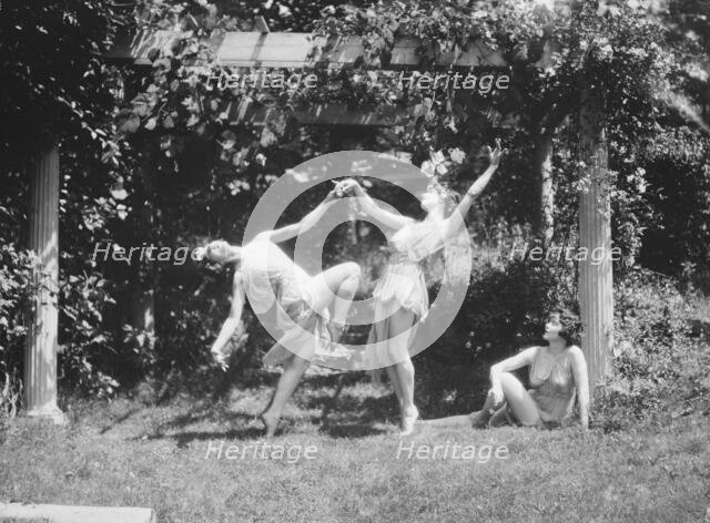 Unidentified dancers, possibly Elizabeth Duncan dancers, between 1911 and 1942. Creator: Arnold Genthe.