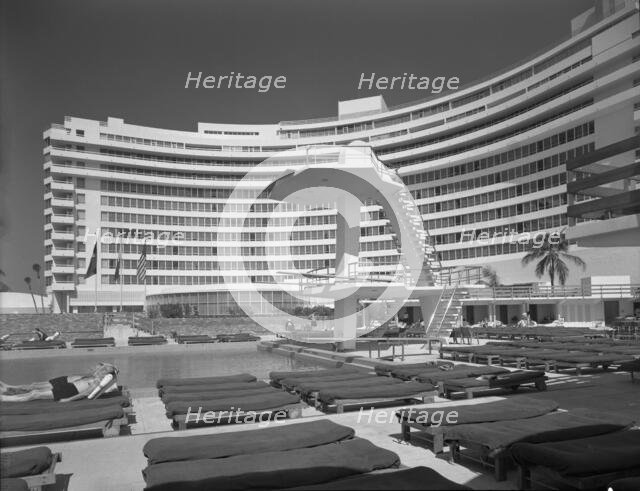 Fontainebleau Hotel, Miami Beach, Florida, 1955. Creators: Gottscho-Schleisner, Inc, Morris Lapidus.