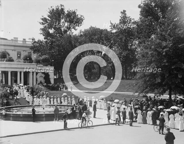 Woman Suffrage - Fed. of Woman's Clubs Delegation at White House, 1914. Creator: Harris & Ewing.