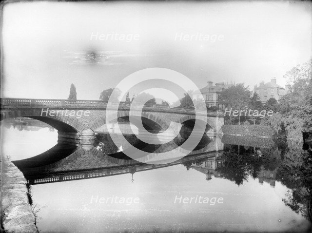 Evesham Bridge, Evesham, Hereford and Worcester, c1860-c1922. Artist: Henry Taunt
