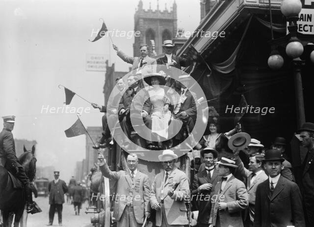 California delegates cheering on stagecoach at the 1912 Republican National Conv... June 18-22, 1912 Creator: Bain News Service.