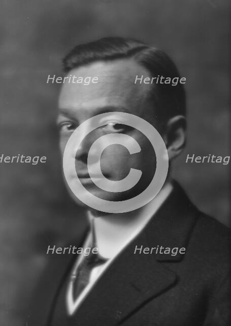 Allan, Mr., portrait photograph, 1914. Creator: Arnold Genthe.