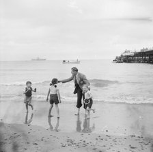 Staff outing of Laing's London office to Bournemouth, 30/05/1953. Creator: John Laing plc.