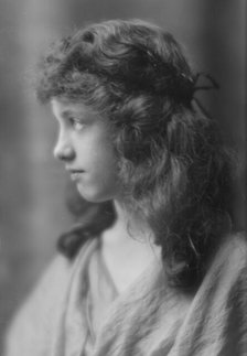 Tirrell, G., Miss, portrait photograph, 1915 June 22. Creator: Arnold Genthe.