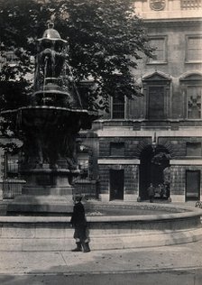St Bartholomew's Hospital, London: the fountain in the centre of the courtyard with a small... Creator: Unknown.