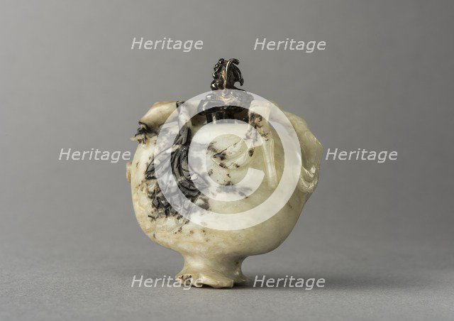 Jade snuff bottle in the form of a pomegranate, China, Qing dynasty, 1644-1911. Creator: Unknown.