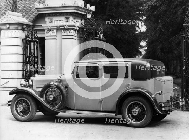 1929 Stutz Straight 8 saloon with coachwork by Weymann. Creator: Unknown.