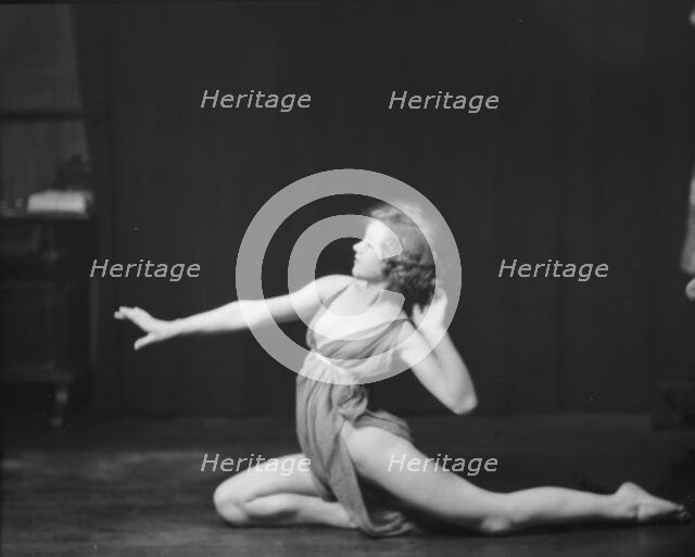 Wild, Lois, 1921 Feb. 9. Creator: Arnold Genthe.