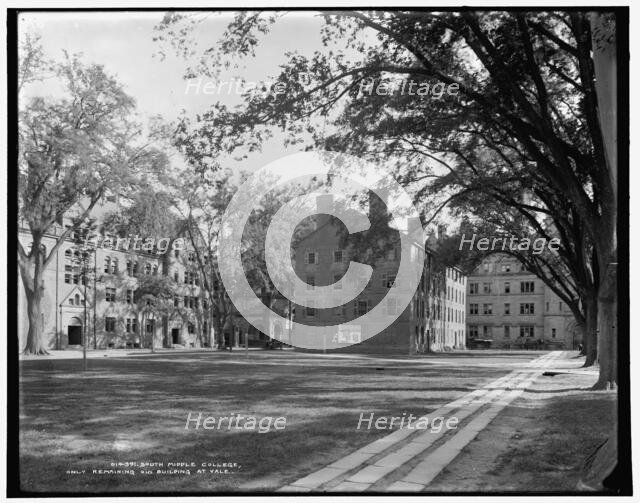 South Middle College, only remaining old building at Yale, between 1900 and 1906. Creator: Unknown.