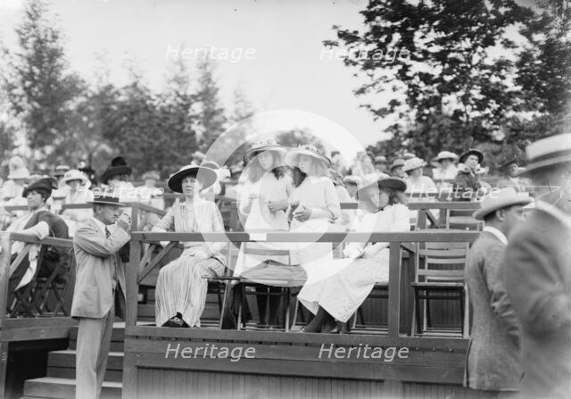 W. Goadby Loew, wife & daughters, 1913. Creator: Bain News Service.
