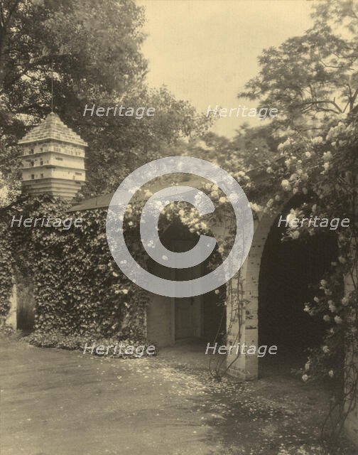 "Chatham," Colonel Daniel Bradford Devore house, 120 Chatham Lane, Fredericksburg, Virginia., 1927. Creator: Frances Benjamin Johnston.