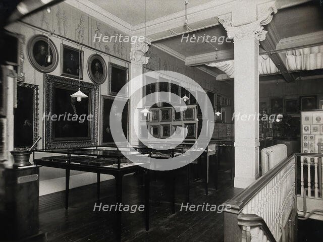 Wellcome Historical Medical Museum, Wigmore Street, London: ... Gallery of Pictures, c1910s. Creator: Unknown.